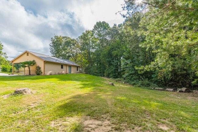 Building Photo - 4174 Warren Rd