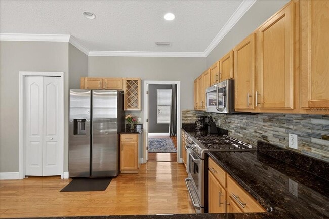 Building Photo - 11115 Avery Oaks Dr