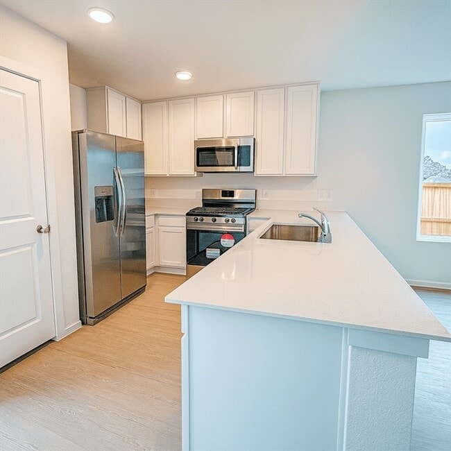 Building Photo - 861 Vlg Brk Dr