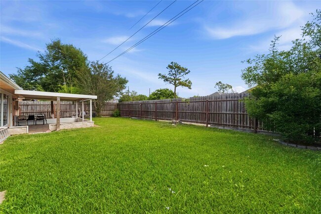 Building Photo - 3415 Honey Creek Dr