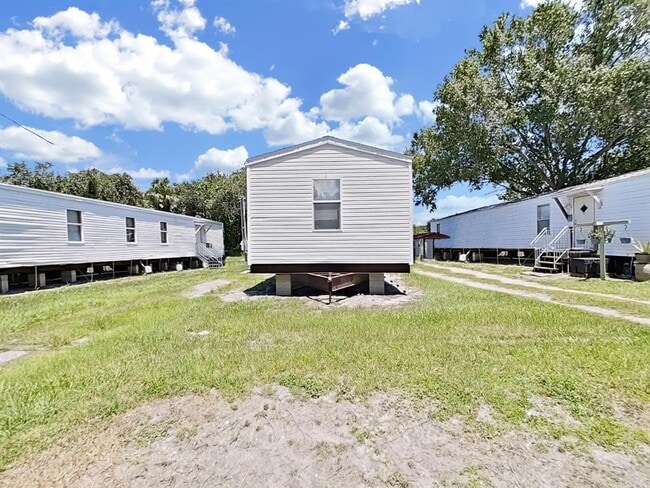 Building Photo - 6330 Eugene Acres Ln