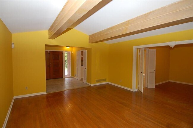 Building Photo - 3922 Safari Ct