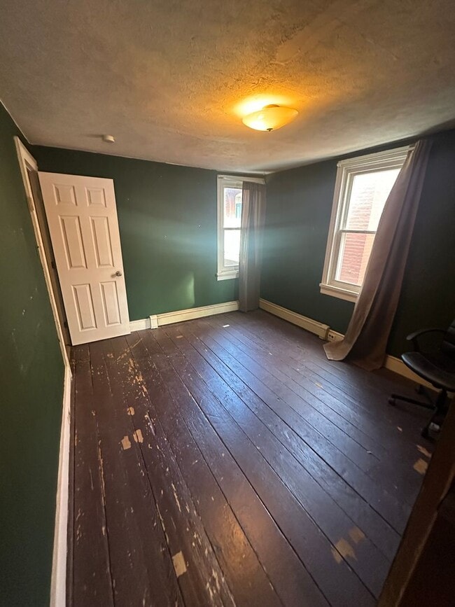 Building Photo - 451 Cherry St