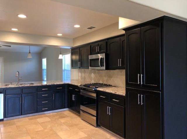 Building Photo - 524 W Russell Ave