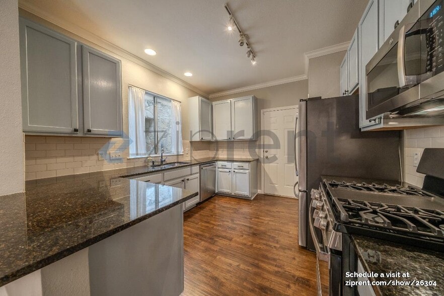 Building Photo - 7501 Shadowridge Run