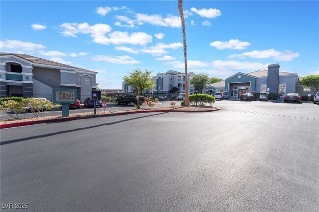 Building Photo - 6955 N Durango Dr