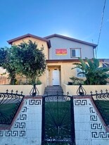 Building Photo - 620 W 52nd St