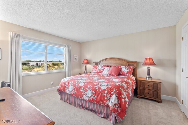 Building Photo - 13 High Point Cir N