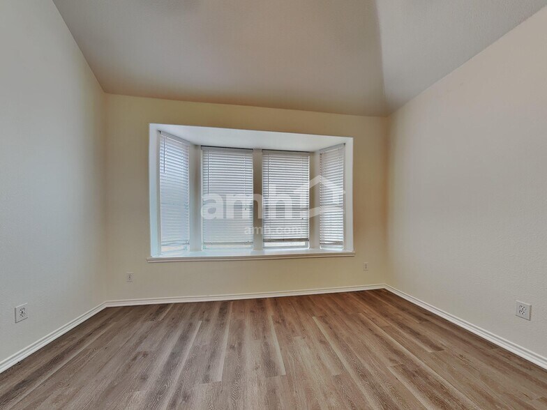 Building Photo - 8613 Corral Cir