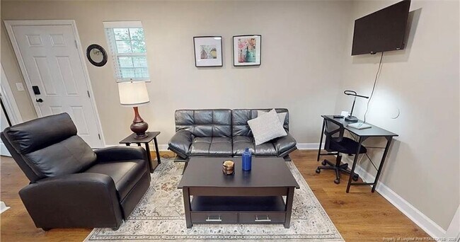 Building Photo - 2402 Rockwood Dr