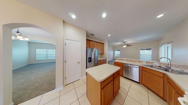 Building Photo - FABULOUS 4/2.5 HOME IN GATED CALABRIA COVE...