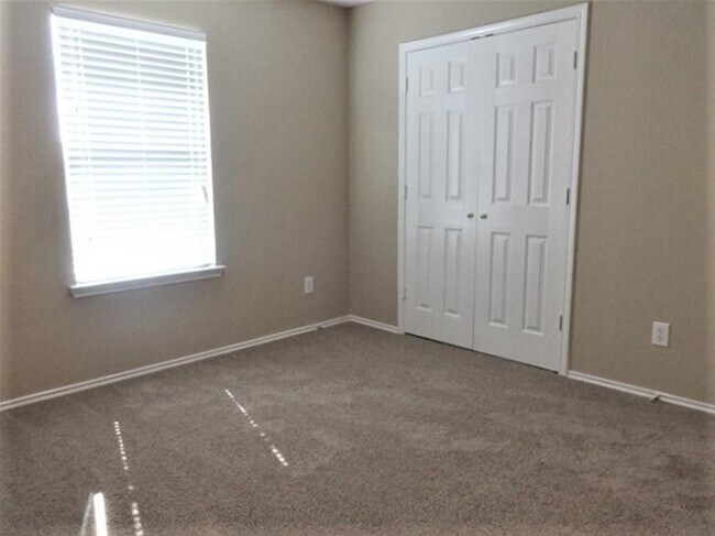 Building Photo - 20910 Hazy Bluff Ct