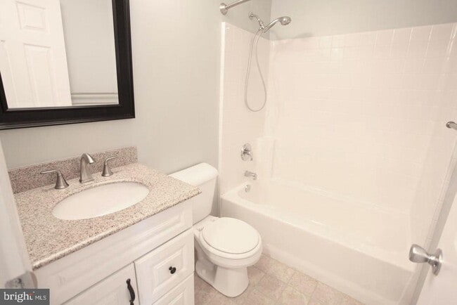 Building Photo - 29 Wicklow Rd