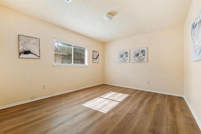 Building Photo - 2600 Andres Way
