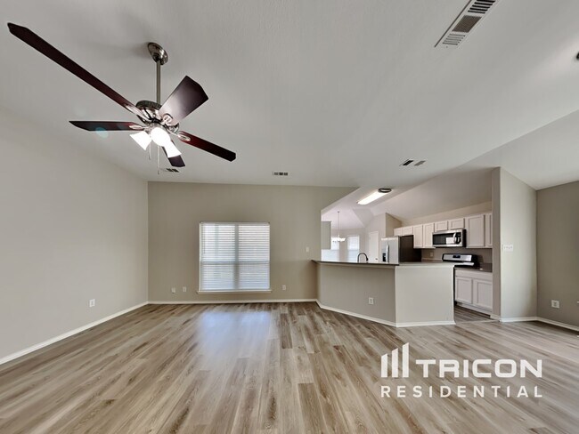 Building Photo - 6701 Fairglen Dr