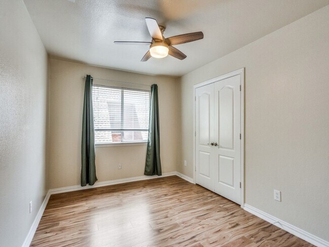 Building Photo - 4612 Old Pond Dr