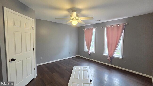 Building Photo - 7659 Shuttington Dr