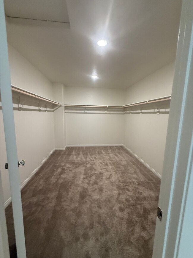 Building Photo - Victorville- New Richmond Home, 3 bedrooms...