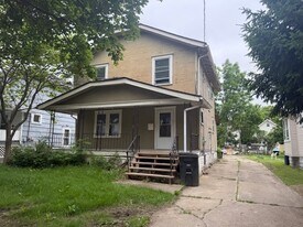 Building Photo - 1170 Lily St