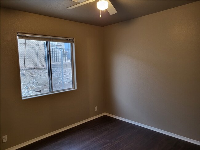Building Photo - 2538 Country Club Ln