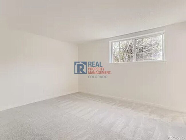 Building Photo - 9110 E Girard Ave