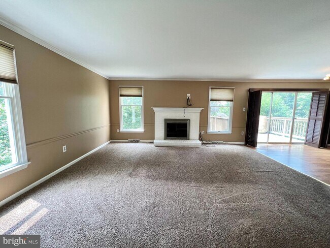 Building Photo - 8620 Trumbauer Dr
