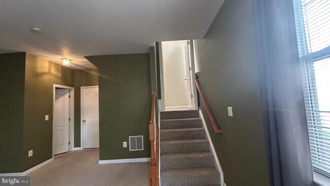 Building Photo - 13906 Gothic Dr
