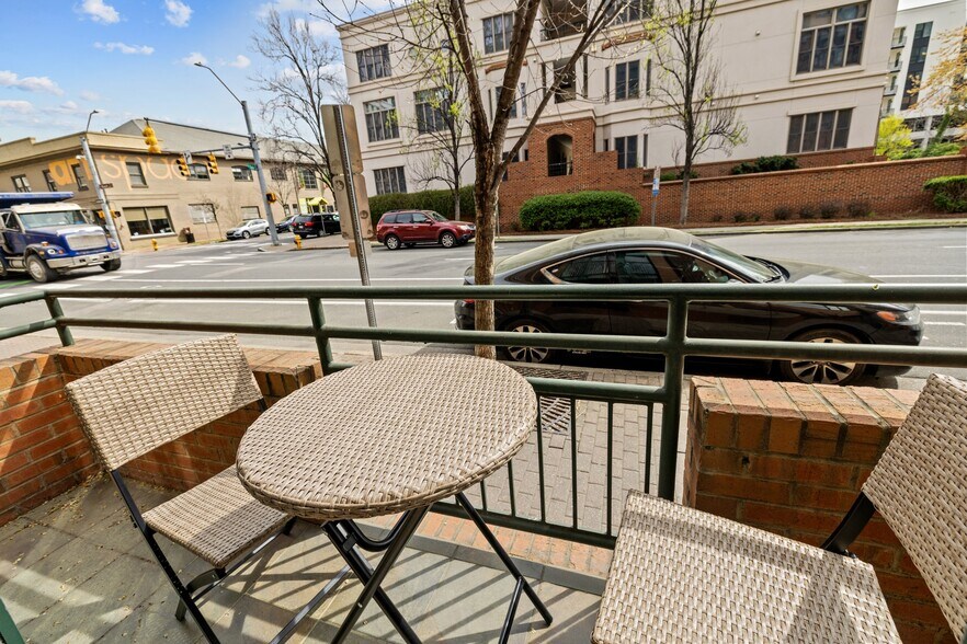 Building Photo - 444 S Blount St