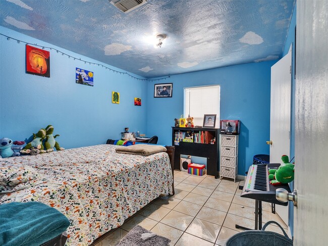 Building Photo - 502 Danbury Park Ln