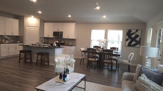 Building Photo - 3401 Triumph Dr