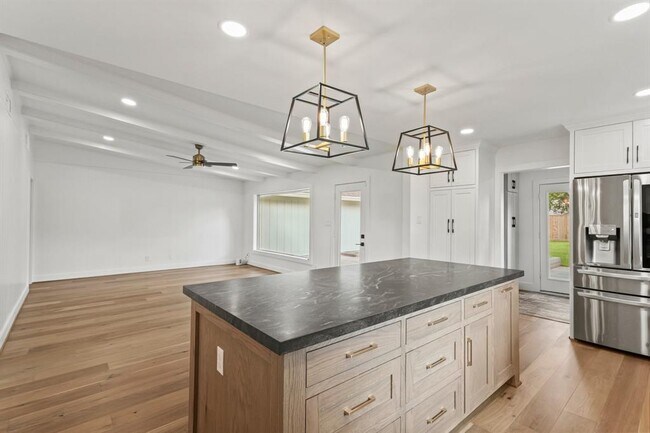 Building Photo - 1707 Imperial Crown Dr
