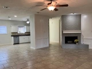 Building Photo - 2422 Clippers Cove Dr