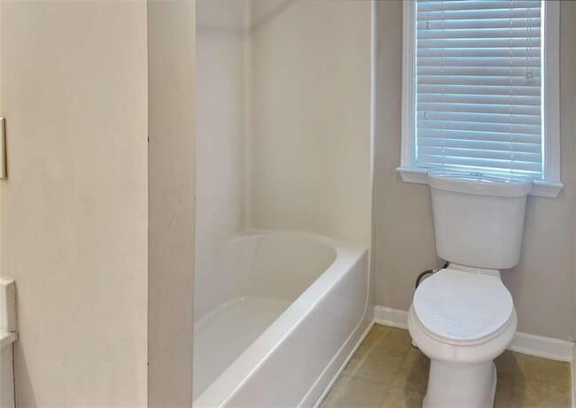 Building Photo - 2550 Plymouth Way