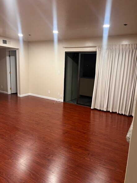 Building Photo - 281 Juana Ave