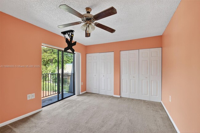 Building Photo - 2913 SW 22nd Cir