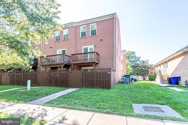 Building Photo - 1706 S Edgewood St