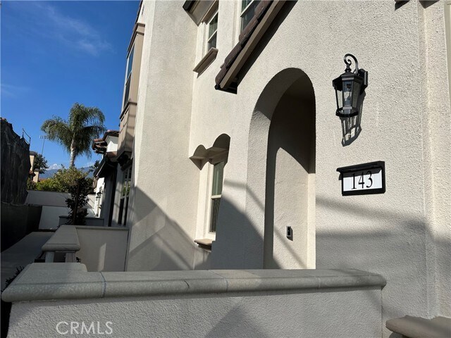 Building Photo - 665 E Foothill Blvd