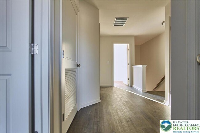 Building Photo - 6653 Stein Way