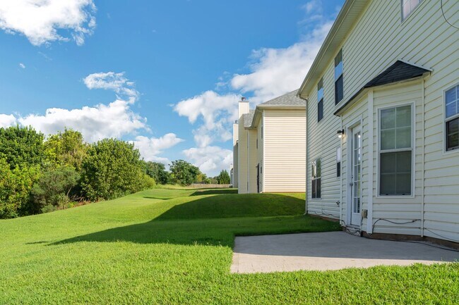 Building Photo - Impressive 4 bed, 2.5 bath Home.