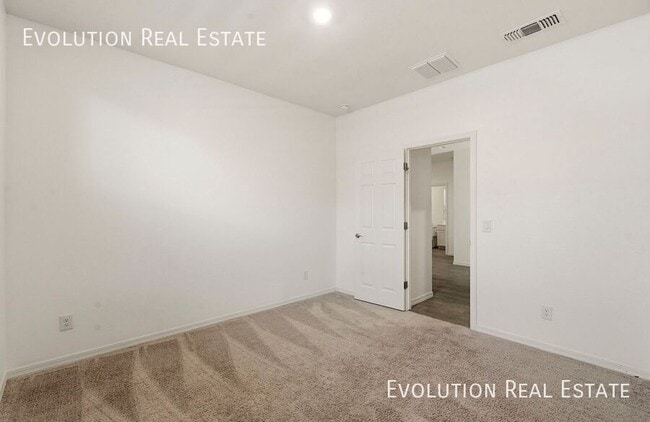 Building Photo - 11461 E Ulysses Ave