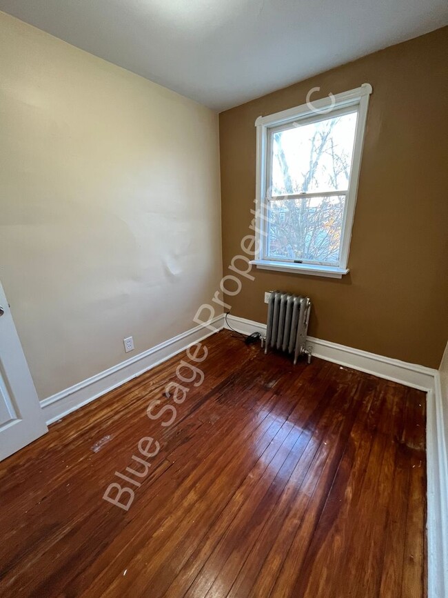 Building Photo - Beautiful 3 Bedroom 1 Bath in Upper Darby!