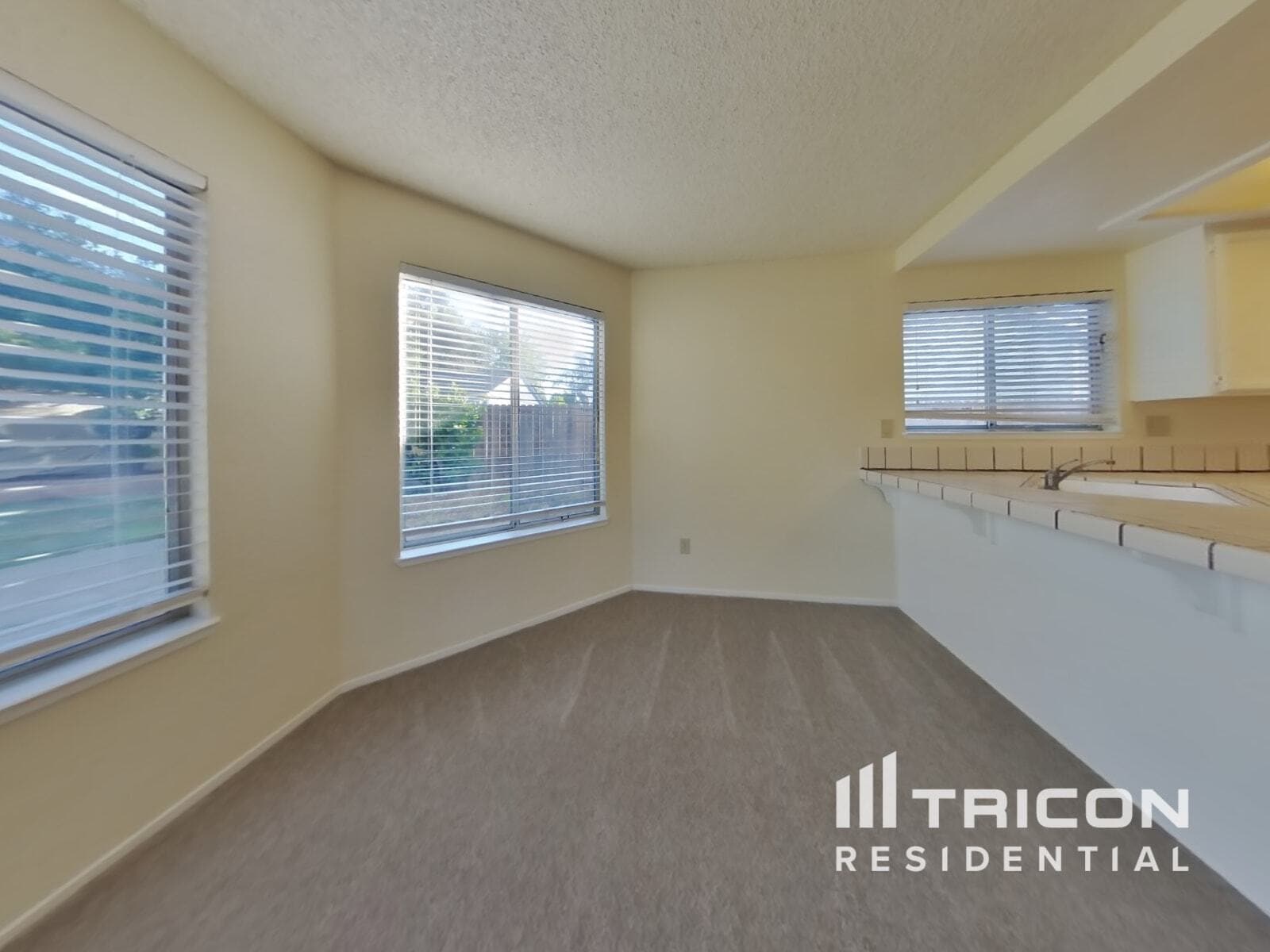 Building Photo - 217 Sunhaven Dr