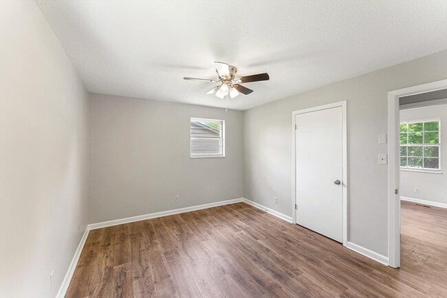 Building Photo - 7308 Meadowbrook Cir
