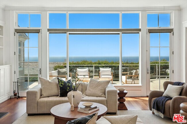 Building Photo - 7335 Birdview Ave