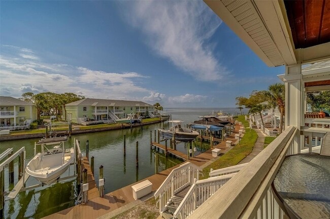 Building Photo - 5196 Beach Dr SE