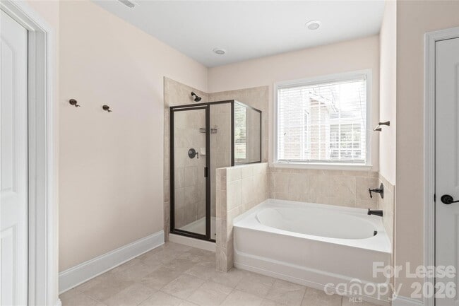 Building Photo - 3306 Carmel Rd