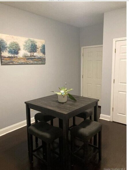 Building Photo - 2727 3rd St