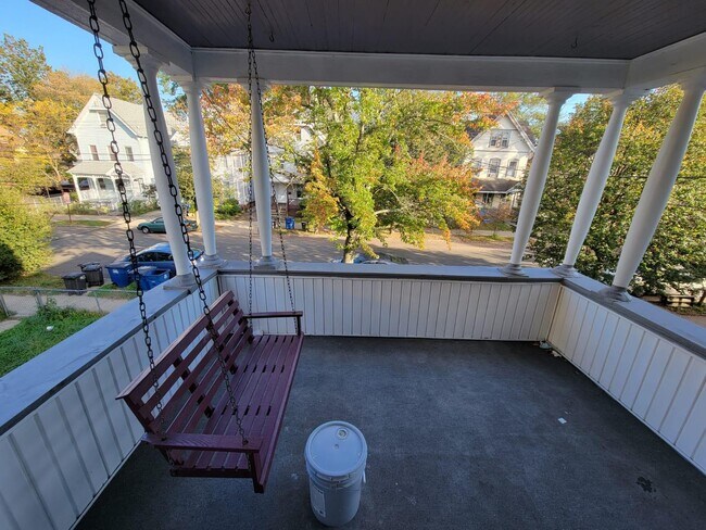 Building Photo - 504 Winthrop Ave