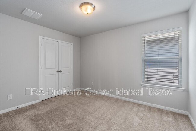 Building Photo - 17300 Antioch Ave