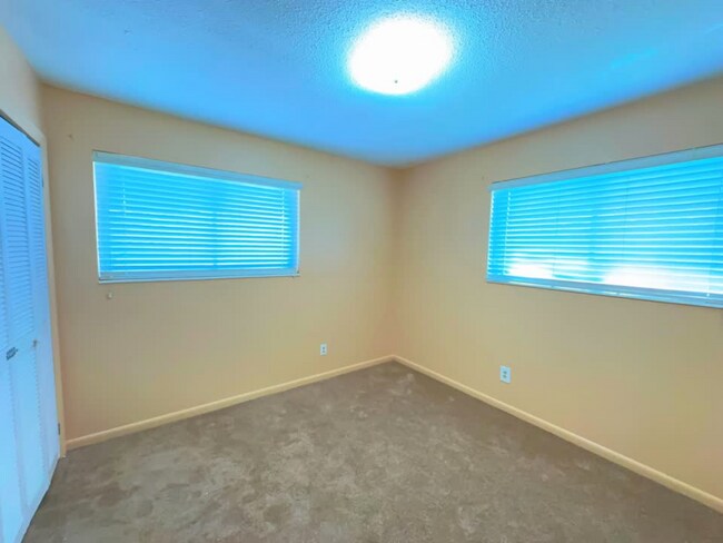 Building Photo - 2817 Caldwell Dr